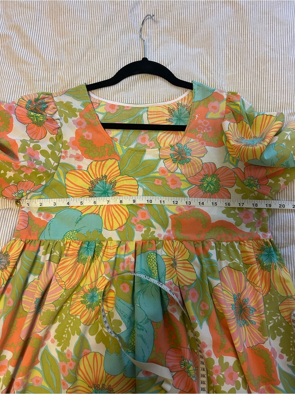 Redone up cycled vintage sheet dress - Picture 3 of 7